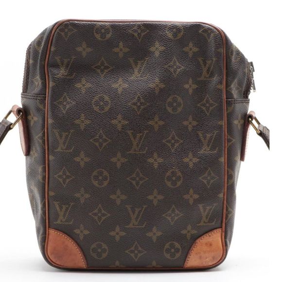 LOUIS VUITTON Danube GM Crossbody in Monogram Canvas and Vachetta Leather - Picture 2 of 12
